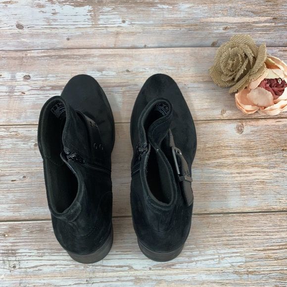 Clarks Ultimate Comfort Collections  Ankle Bootie 10M - Picture 4 of 5